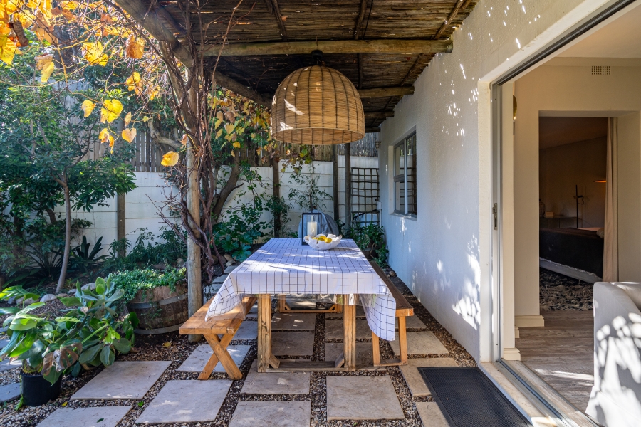 To Let 2 Bedroom Property for Rent in Camps Bay Western Cape